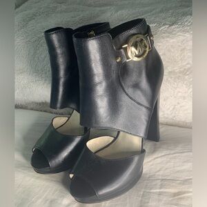 Michael Kors Womens Sz 8.5 Wyatt Peep Toe Bootie Platform Cutout Black Leather